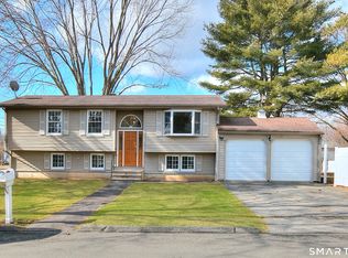 6 Vernon Court, Milford, CT 06461