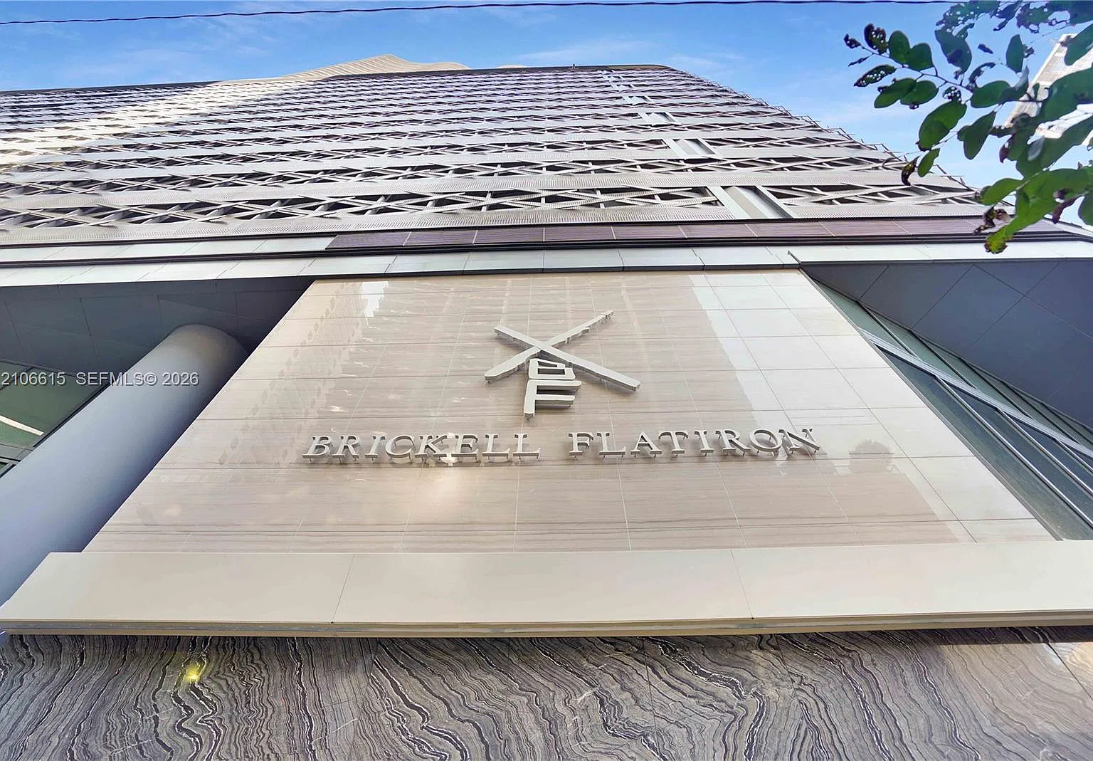 Brickell Flatiron Condo — Photo 1