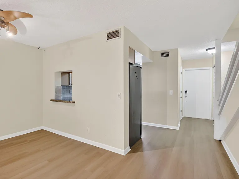 2520 Van Buren St #4 — Photo 9