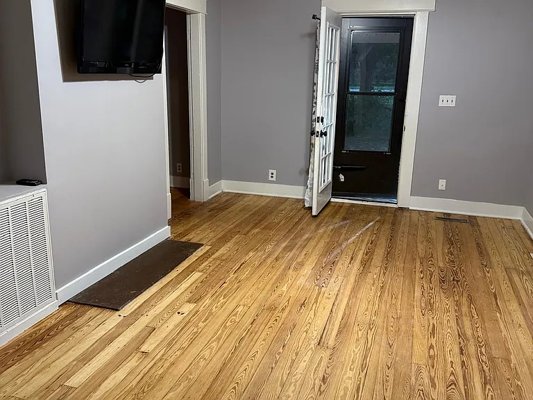 2448 Depot St — Photo 9