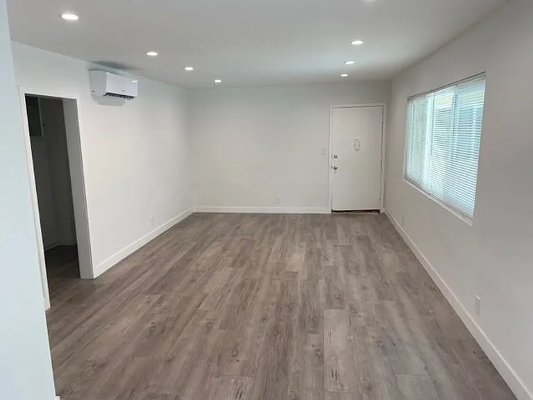 4324 Ventura Canyon Ave — Photo 14