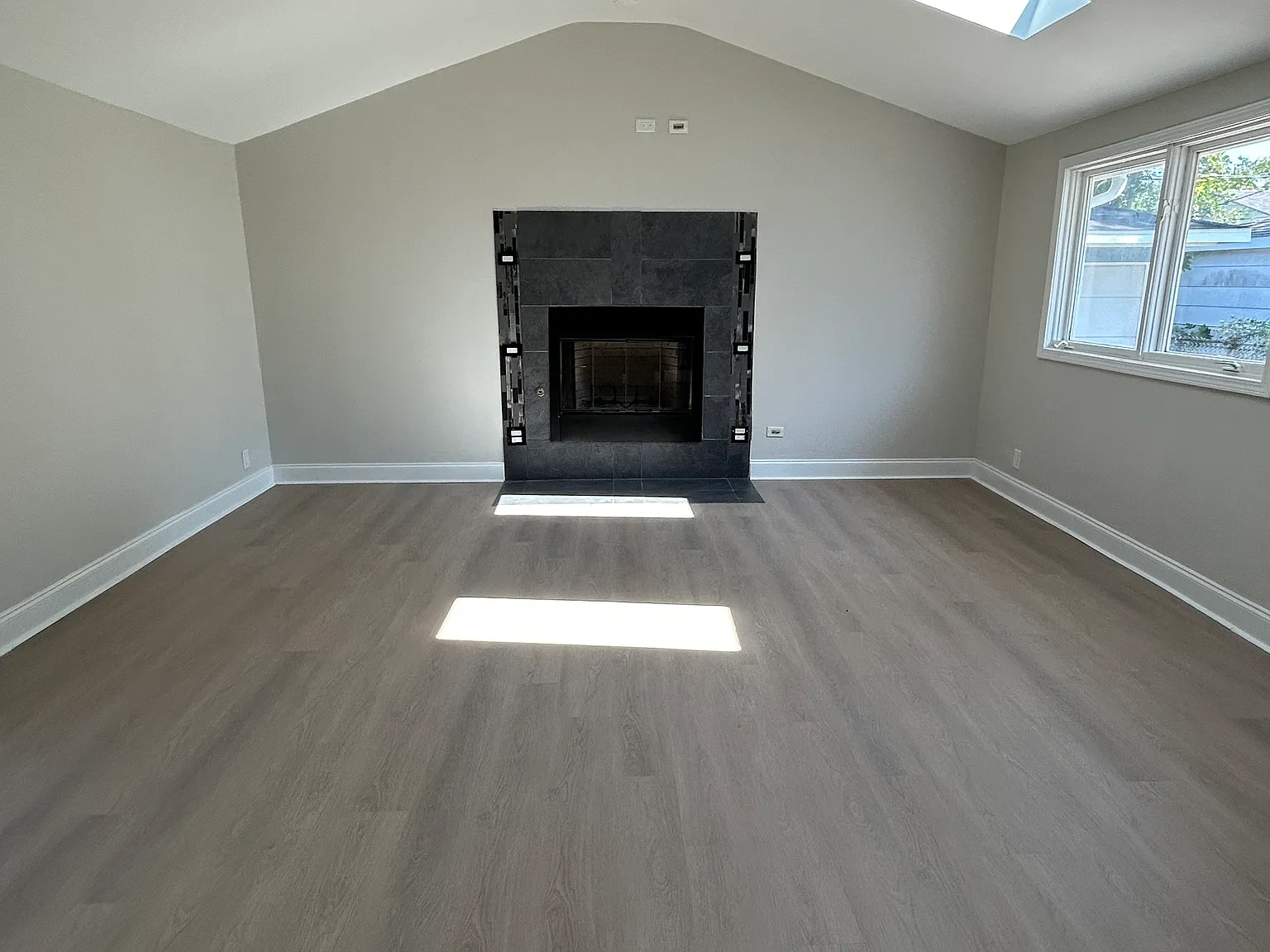 4 bed, 1100 sqft, $3,250 — Photo 2