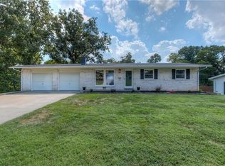 2936 Avon Dr, Saint Charles, MO 63303