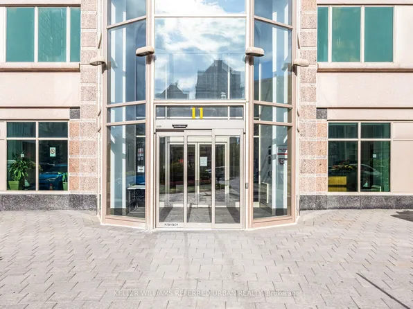 11 Lee Centre Dr Unit 1908, Toronto, ON M1H 3J5
