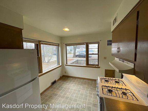 5th image of 4031 W Capitol Dr #11664211