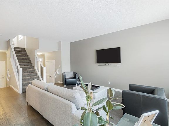 5th image of 305 Auburn Meadows Blvd SE