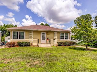 120 Graceland Ct, Decatur, IL 62526