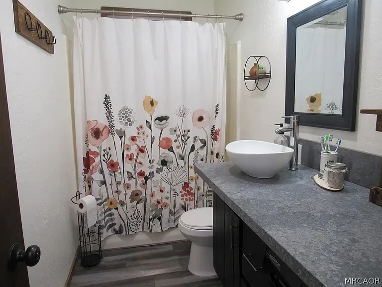136 Pine Ln — Photo 8