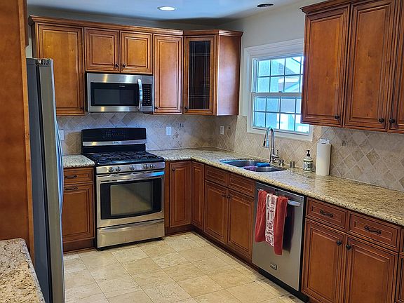 2nd image of 4527 W 140th St