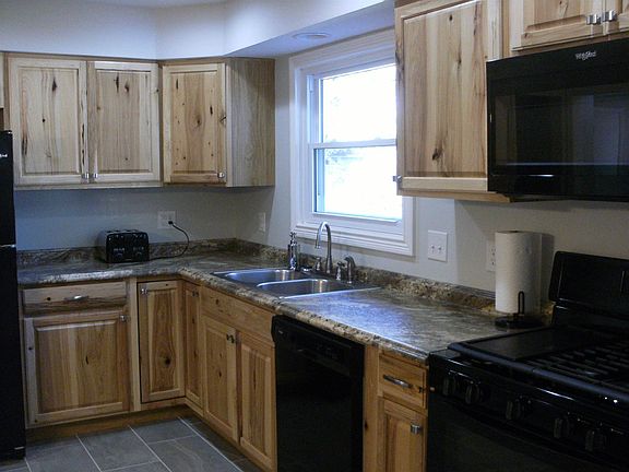 5th image of 811 S Parkway Dr