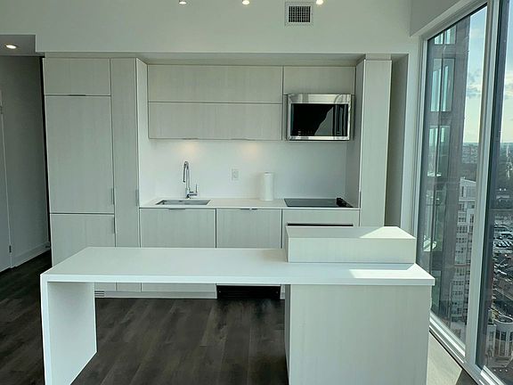 3rd image of 370 Martha St #2102