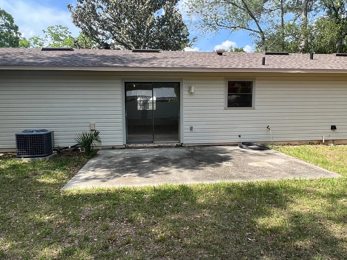 Building Photo - 5127 NW 26th Pl