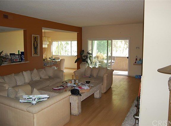 3rd image of 6240 Whitsett Ave APT 203