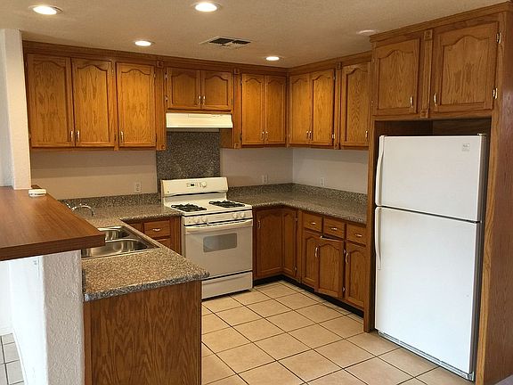 5th image of 576 Mead Ln
