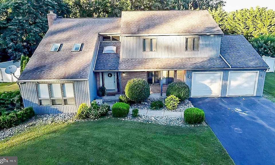 1st image of 26 Forest View Dr
