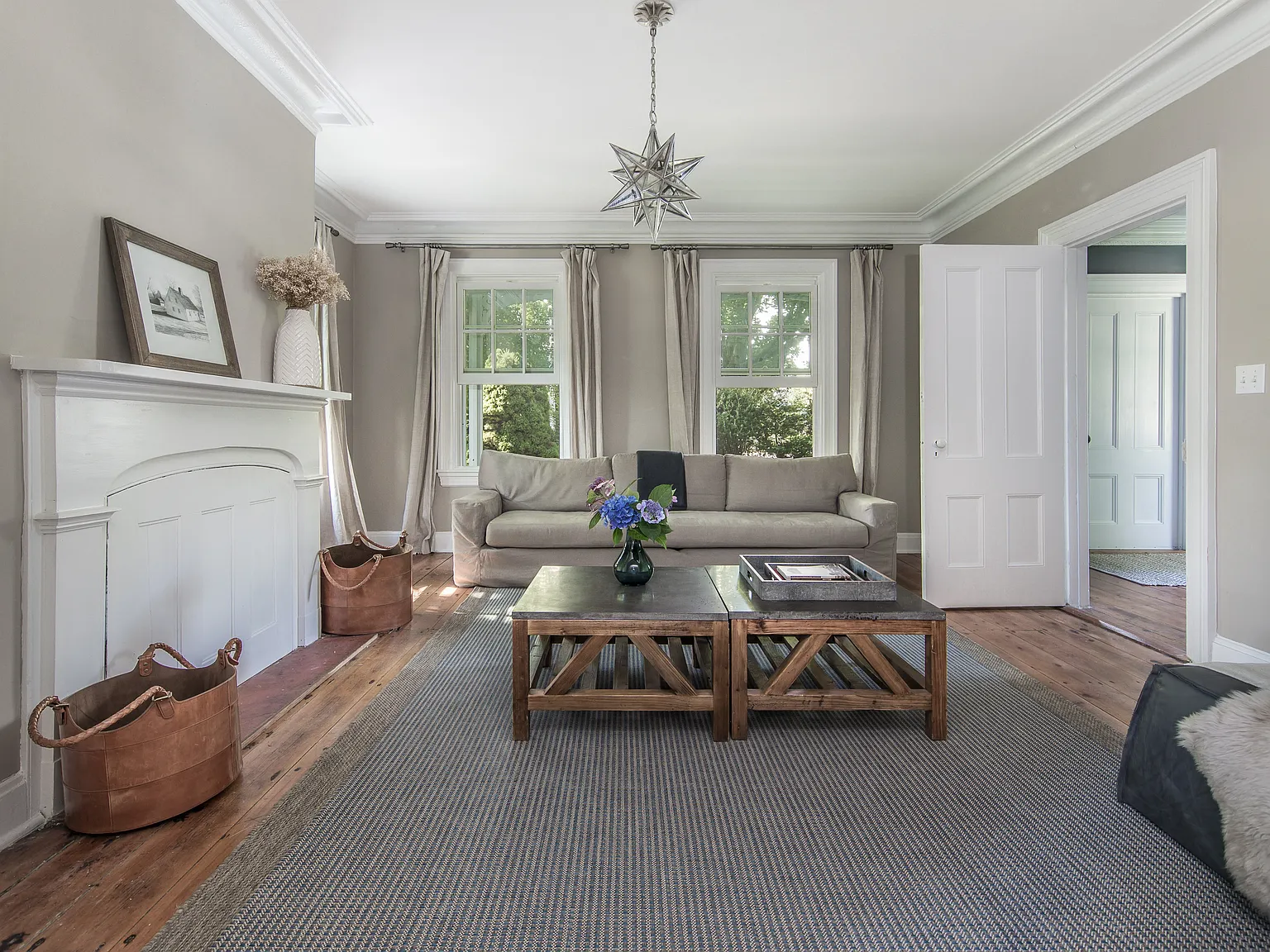 Living History With Modern Convenience An Aesthetic — Photo 4