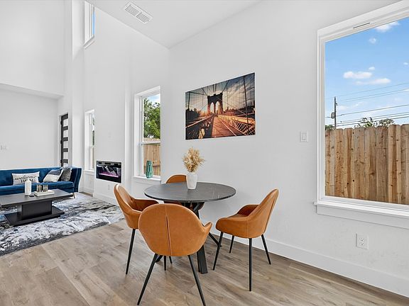 5th image of 520-522 Woodbine Ave