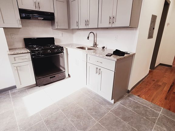 3rd image of 761 Communipaw Ave #1B