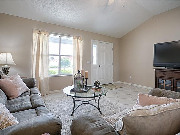 3rd image of 1834 Palo Alto Ave