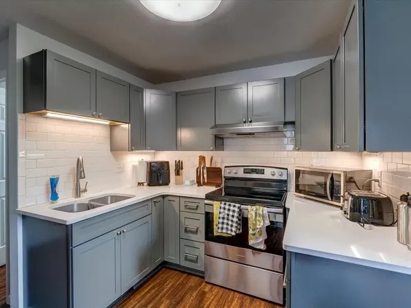 614 Dewitt St #2, Portage, WI 53901