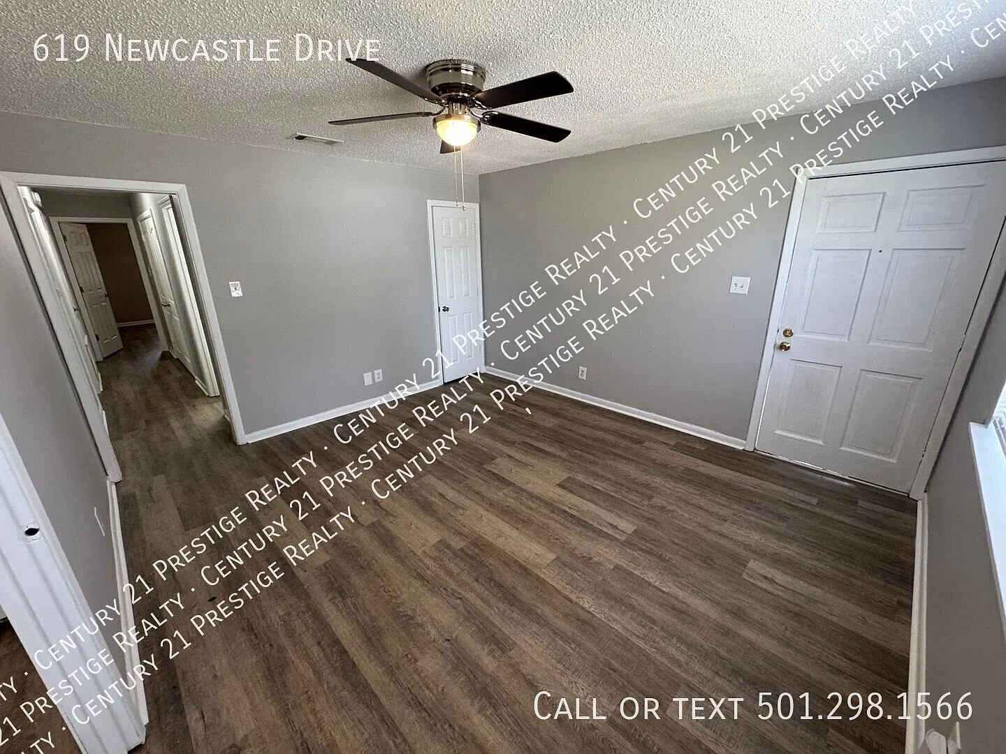 3 bed, 1.0 bath, 1025 sqft, $1,000 — Photo 4