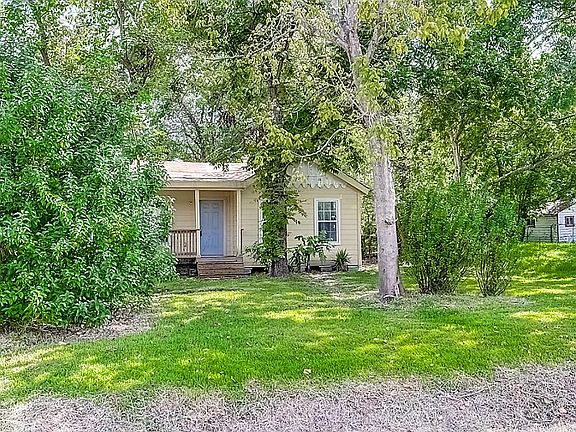 2nd image of 4118 Majestic St
