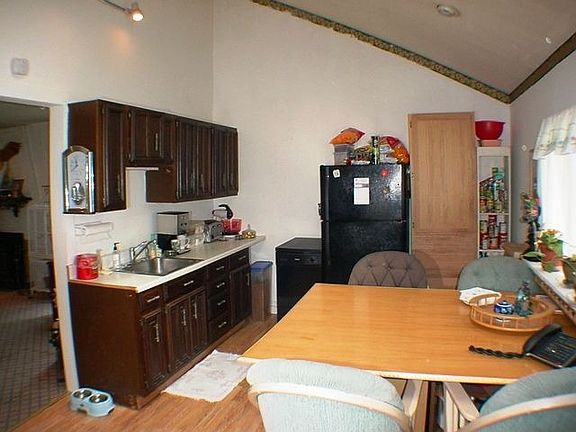 4th image of 561 Maplewood Ave