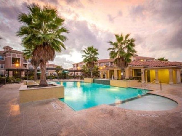Avana at South Shore