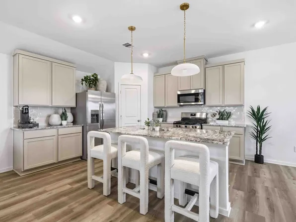 5122 Greengrass Willow Way, Houston, TX 77048