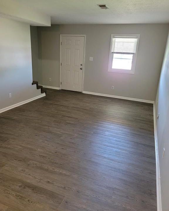 1st image of 952 Villa Dr APT 2