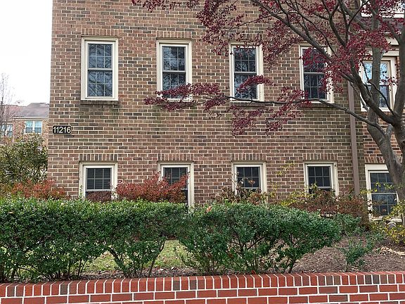 4th image of 11216 Empire Ln