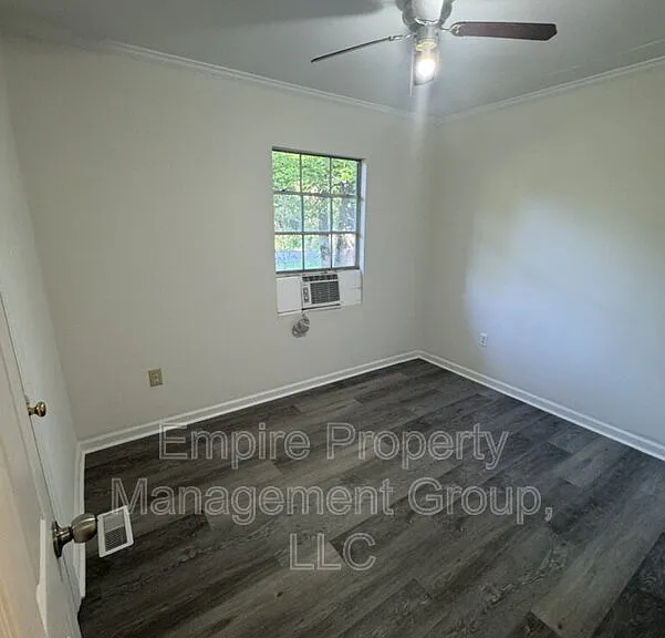 2126 Old Hopkins Rd — Photo 4