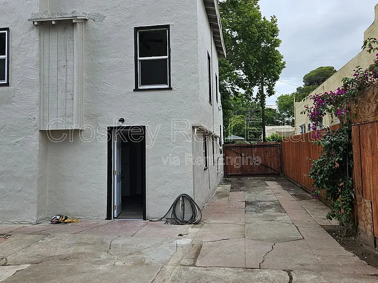 1346 Redwood St — Photo 13