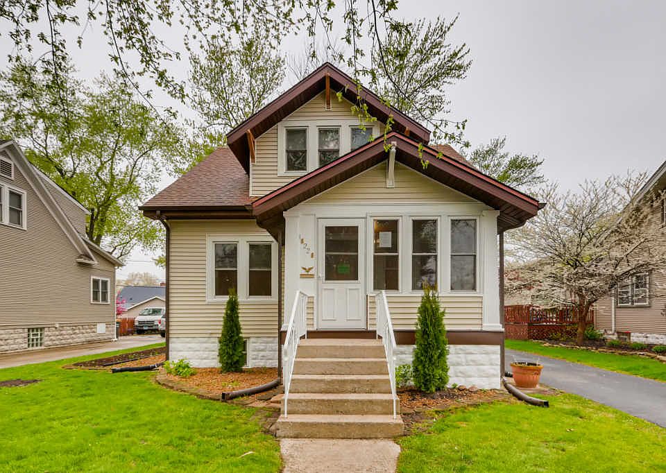 1st image of 18228 Oakwood Ave