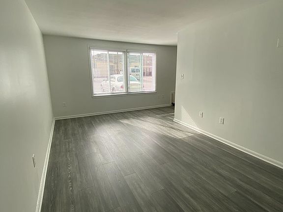4th image of 2165 Crain Hwy APT 522