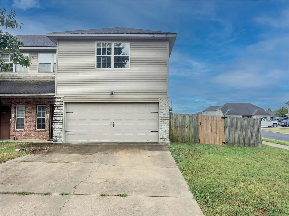 3207 SW Amberwood Ave #2