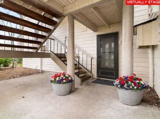 10371 SW Trapper Ter, Beaverton, OR 97008