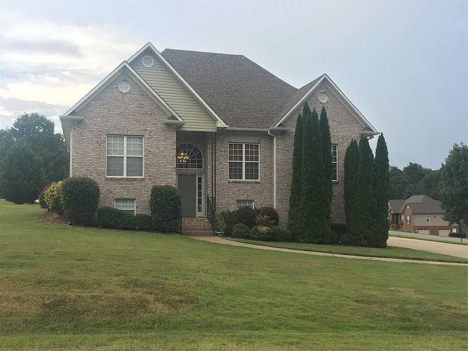 1st image of 300 S Haven Cir