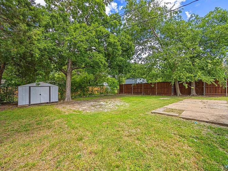 325 Paddy St — Photo 19