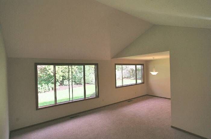 2nd image of 11950 SW Hazelwood Loop