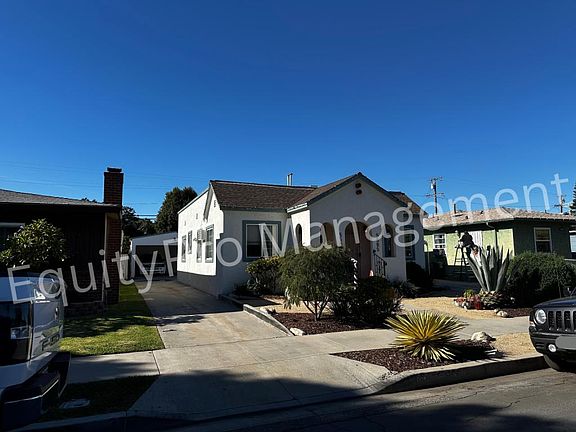 3rd image of 5583 California Ave