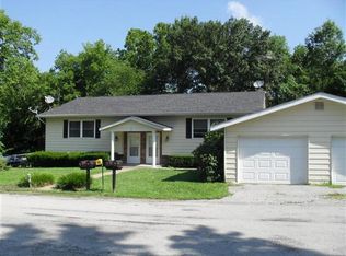 109 Village Dr APT 2, Carbondale, IL 62902