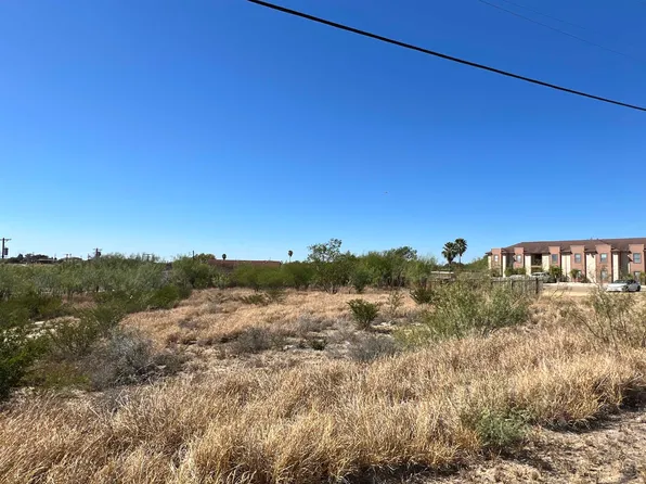 142 Roma St, Zapata, TX 78076