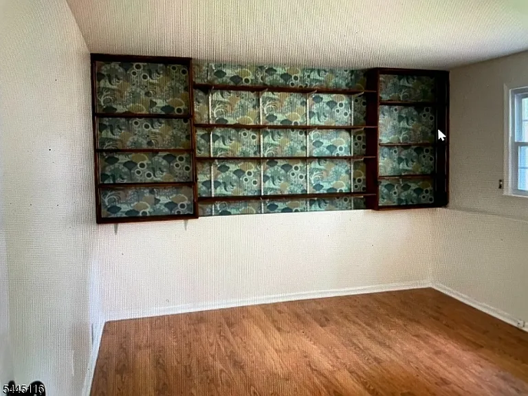 1 Tudor Ter — Photo 19
