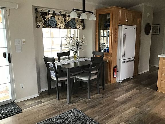 3rd image of 828 W Wild Walnut Dr #40
