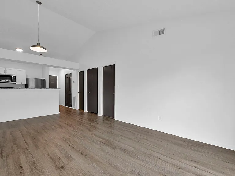 Stratford Commons — Photo 14