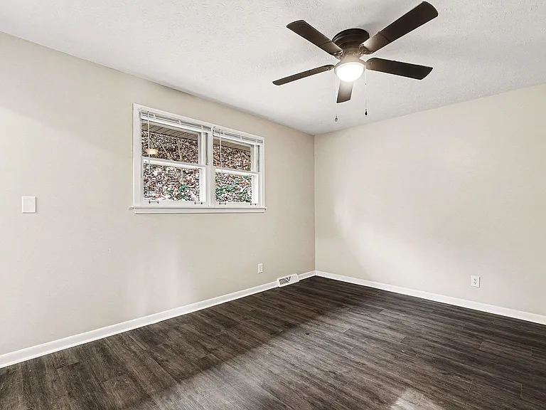 334 Hyde Park Dr — Photo 18