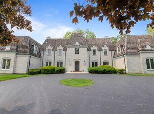 1800 Durham Dr, Inverness, IL 60067