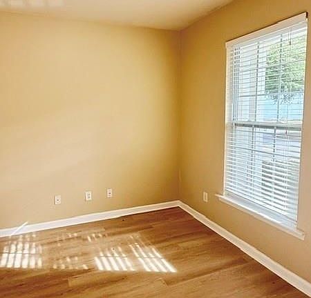 3rd image of 585 McWilliams Rd #1204