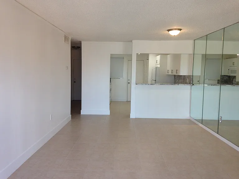 1950 W 54th St #412 — Photo 13